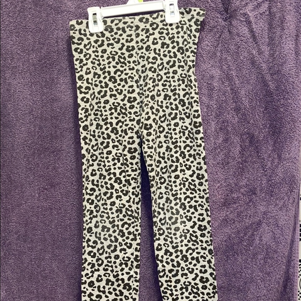H&M Leopard print leggings